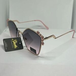 Giselle Women’s Flat Lens Sunglasses